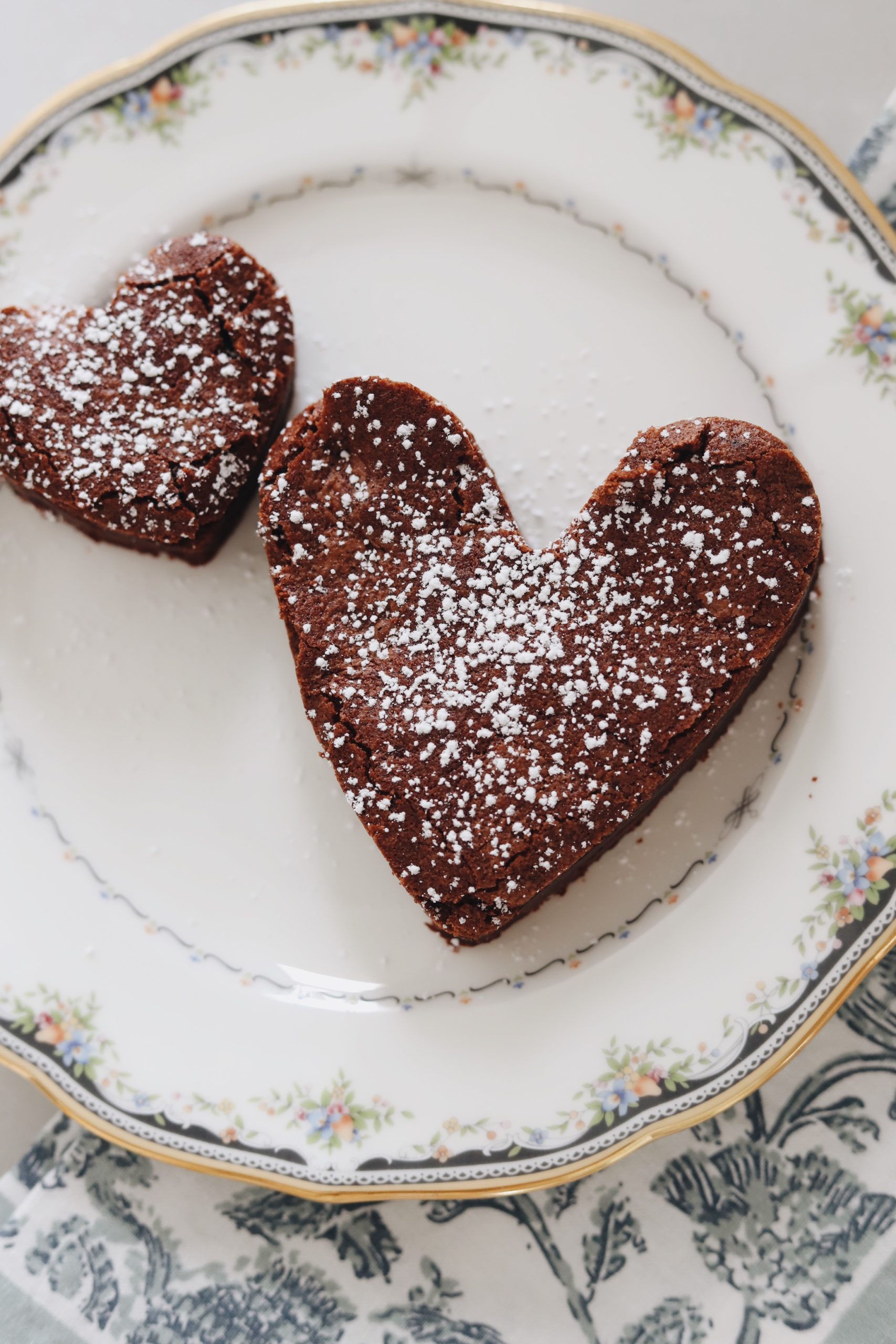 https://www.thegrguide.com/wp-content/uploads/2022/02/espresso-chocolate-chip-brownies-scaled.jpg